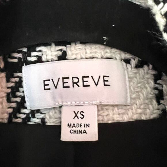 Evereve Black and Ivory Kennedy Blazer SZ XS - Picture 5 of 8